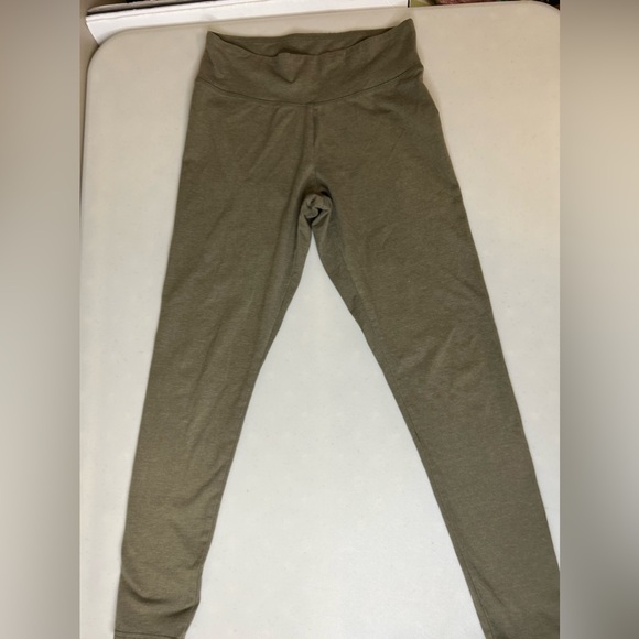 Assorted Athletic Activewear Lot Nike, Ryka, Athleta, Aerie Size Medium - Picture 10 of 16